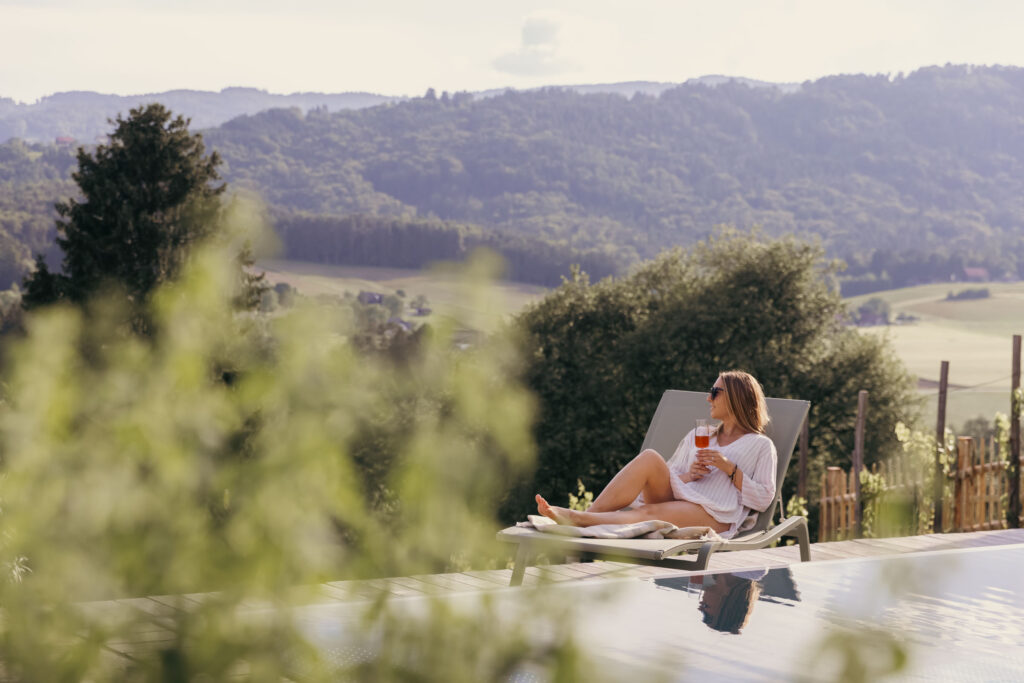 Wellness am Pool im Chaleturlaub