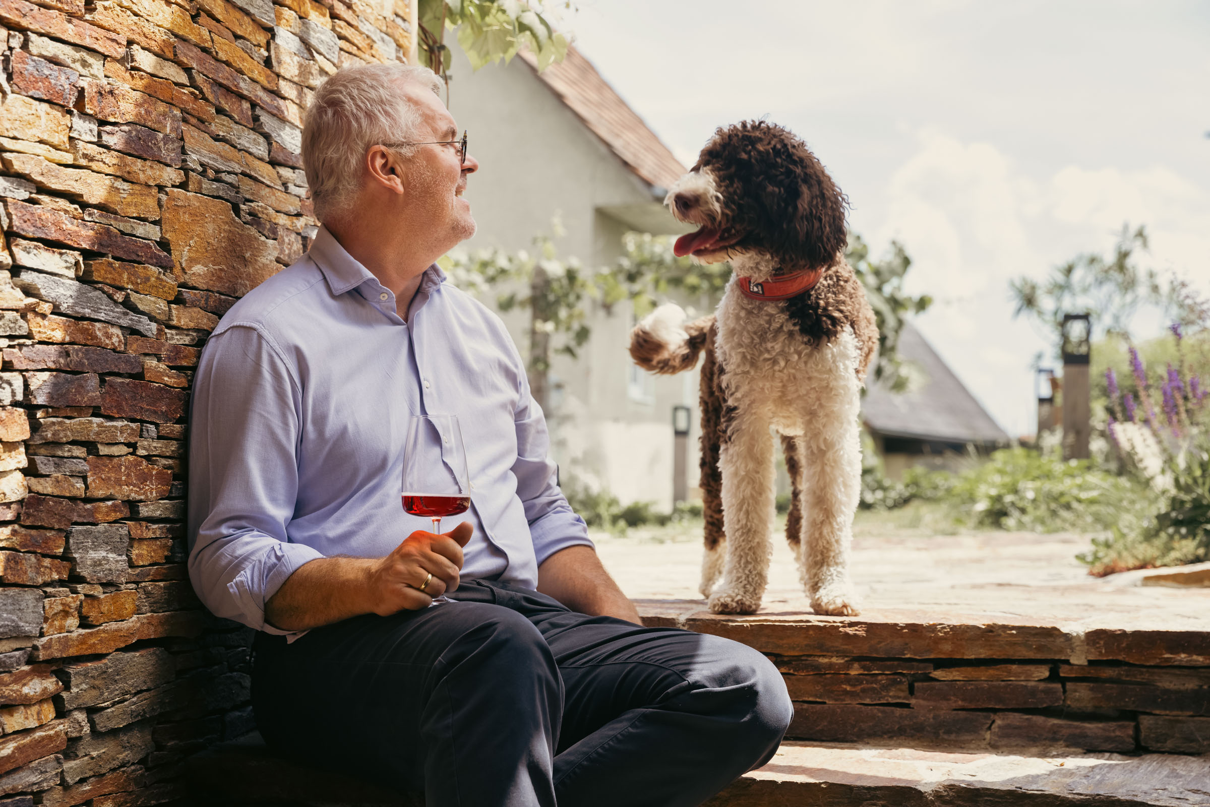 Gastgeber Günter mit Hund