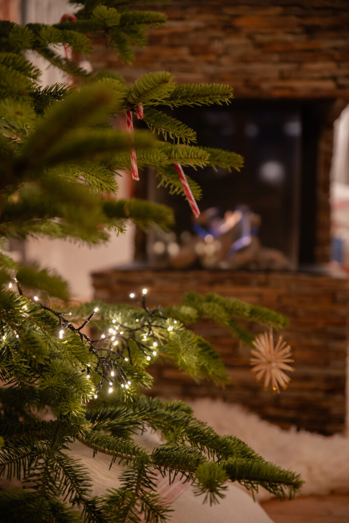 Weihnachtlich geschmücktes Chalet