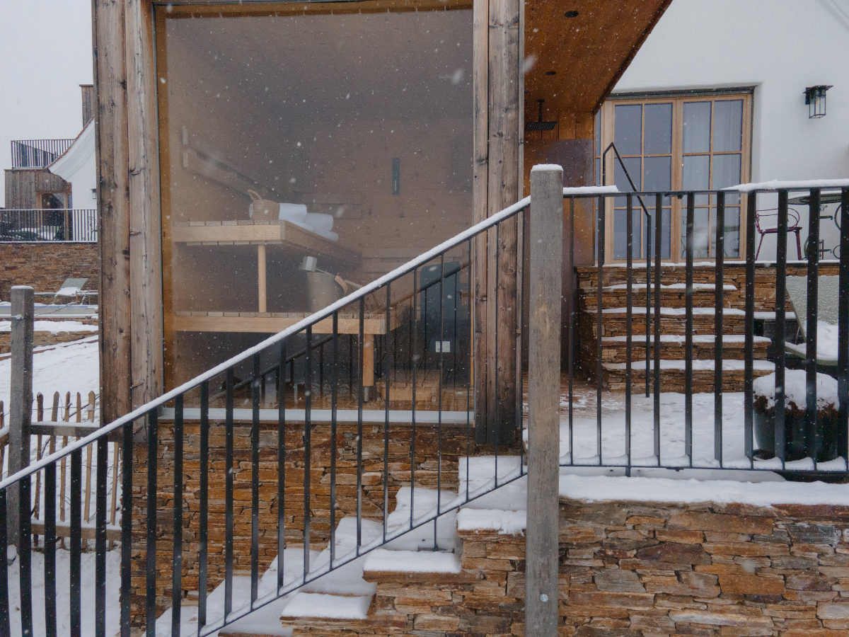 Sauna beim Ferienhaus im Winter, Weststeiermark